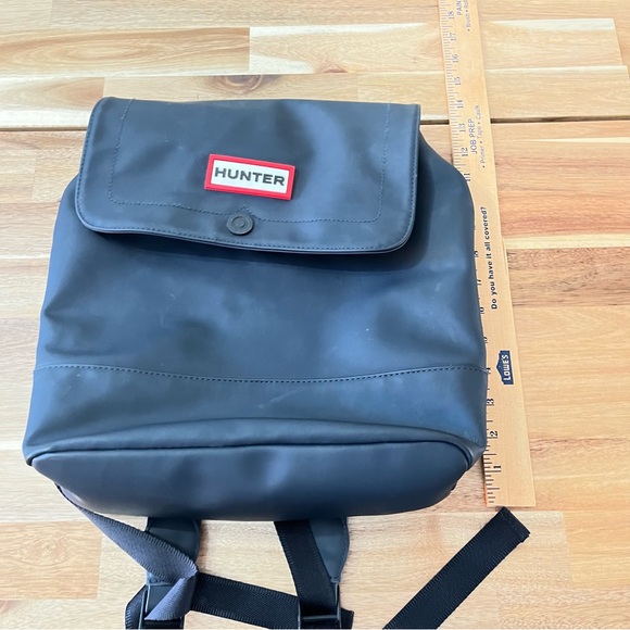 Hunter for Target Navy Blue Neoprene Waterproof Backpack with Yellow Lining - Picture 6 of 11